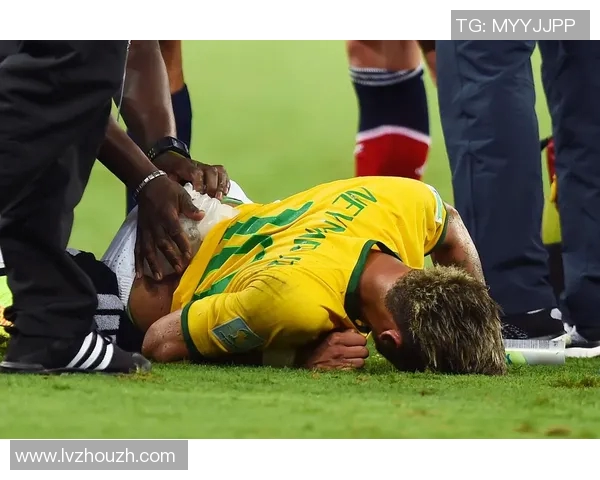 足球明星受伤瞬间集锦展现他们不为人知的痛苦与坚持